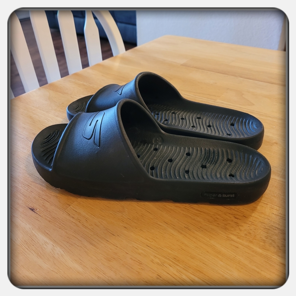 EUC Woman's Black Skecher Sandals Size 10M